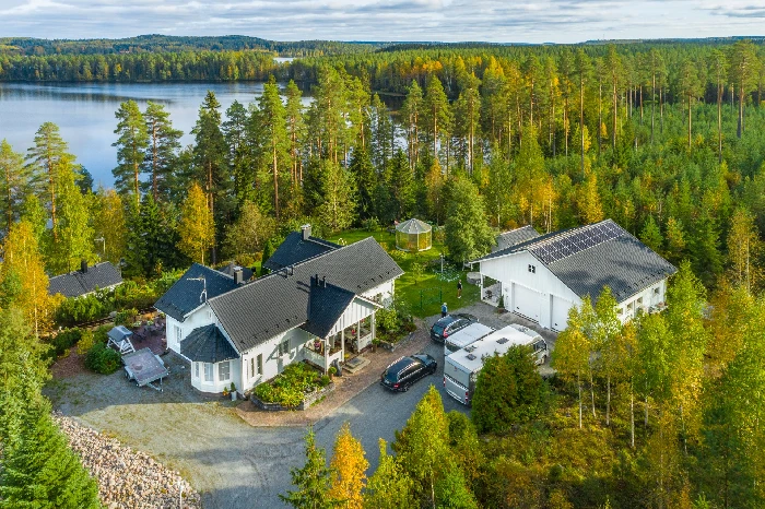 Aurinkovoimala omakotitaloon
