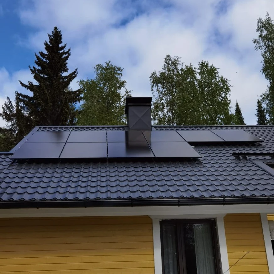 Aurinkopaneelit omakotitaloon